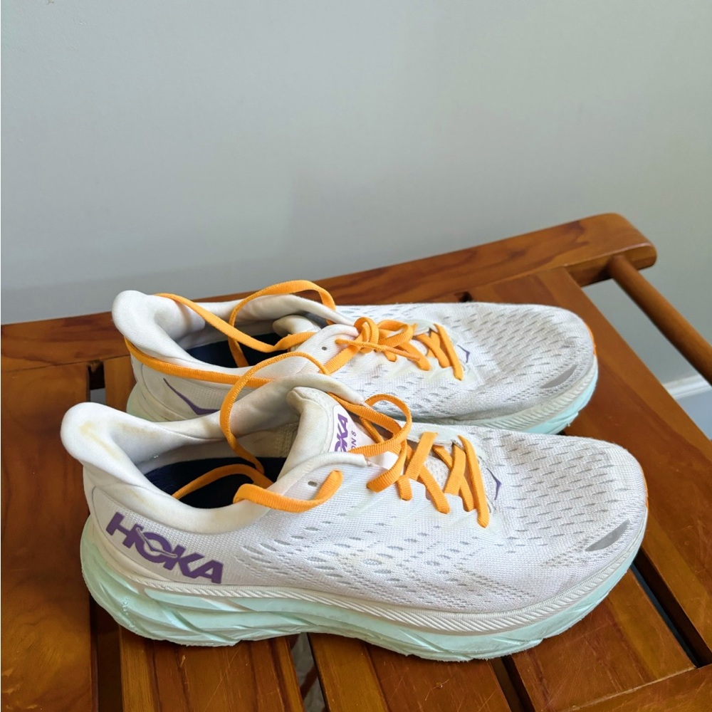 hoka clifton W8.5